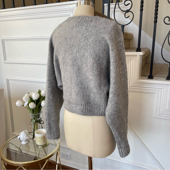 NWT H & M oversized grey bat wing sweater size XS - Picture 2 of 8